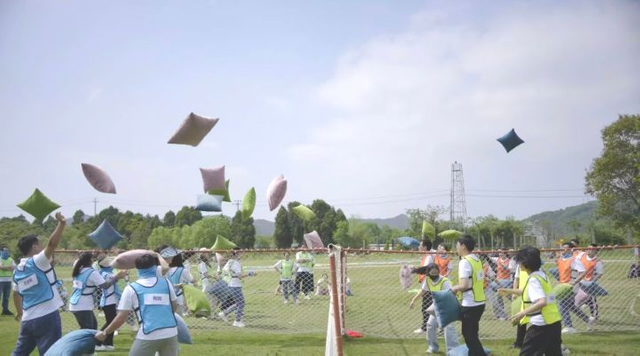 Juego de construcci&oacute;n de trabajo en equipo